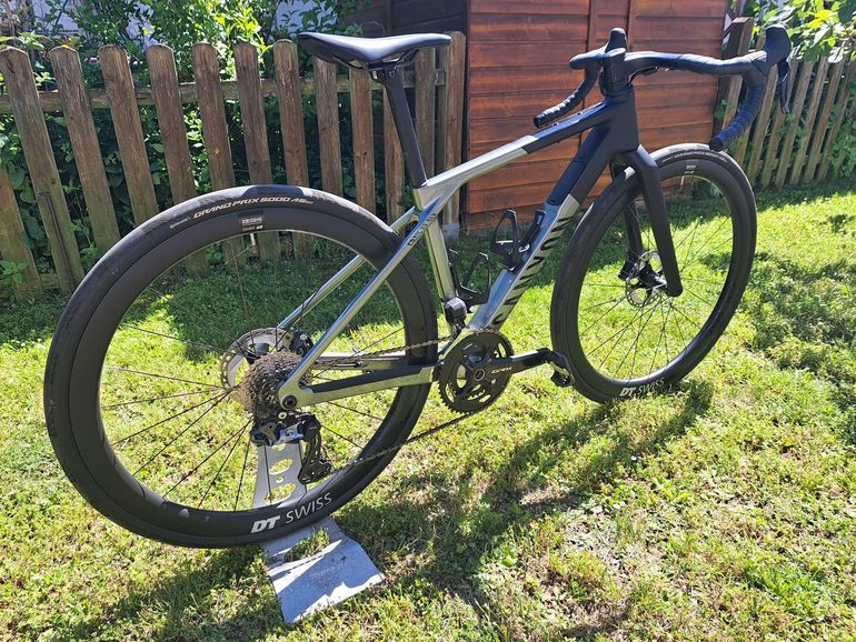 Used Canyon Grail CF SLX 8 Di2 2024 2024 Road & Gravel, Hellgrau — image 3 of 15