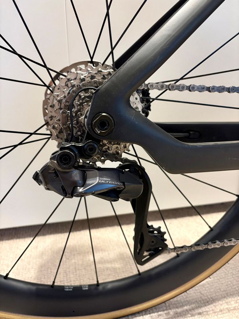 Brugt Orbea ORCA AERO M20iLTD 2024 2024 Road & Gravel — billede 8 af 18