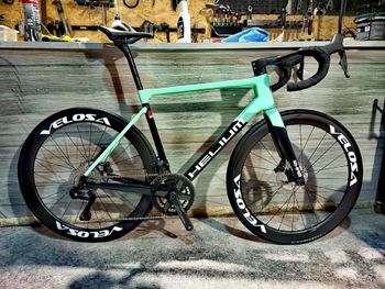 Used helium Helium Custom Shimano Ultegra Di2 2025 Road & Gravel
