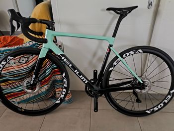 Used helium Helium Custom Shimano Ultegra Di2 2025 Road & Gravel, Green — image 2 of 4
