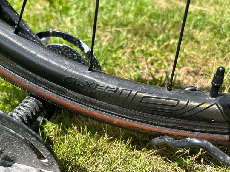 Used Specialized S-Works SL5 - Dura Ace - Roval Rapide Cockpit 2019 Road & Gravel, Black — image 16 of 21