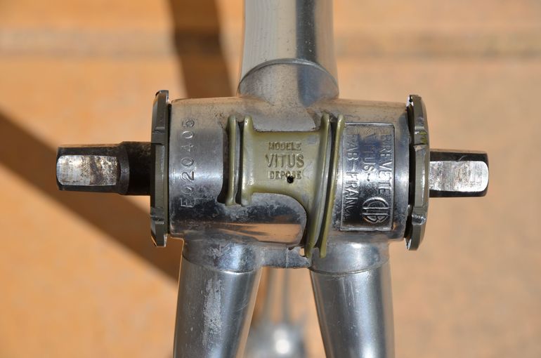 Used Vitus 979 Vintage Vitus 979 Road Bike Frame And Fork, Badged Tinazzi. Frameset 1980 Road & Gravel, Light Gray — image 32 of 32