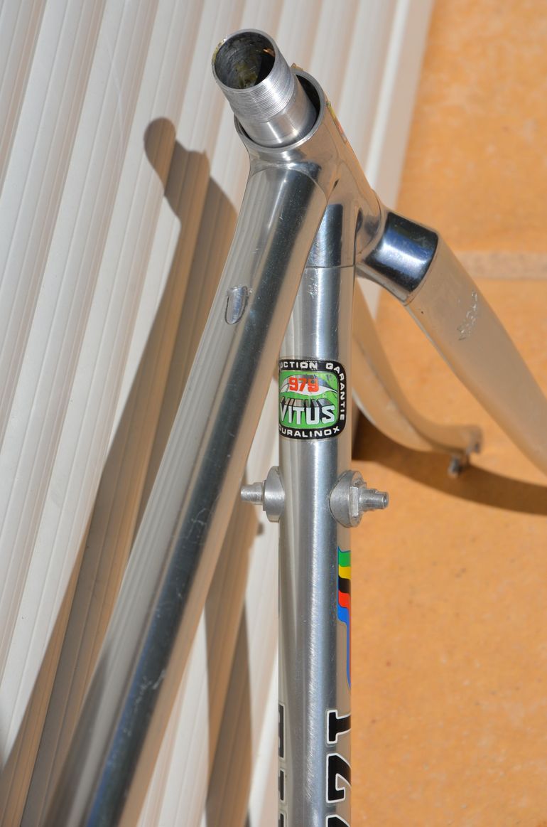 Used Vitus 979 Vintage Vitus 979 Road Bike Frame And Fork, Badged Tinazzi. Frameset 1980 Road & Gravel, Light Gray — image 14 of 32