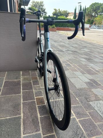 Giant Propel Advanced Pro 0 2024 2024 Road & Gravel usato, Grigio chiaro — immagine 3 di 13