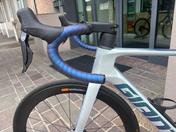 Giant Propel Advanced Pro 0 2024 2024 Road & Gravel usato, Grigio chiaro — immagine 5 di 13