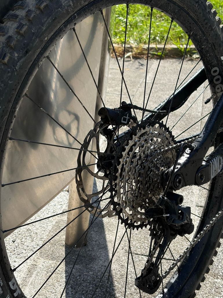 Used YT YT Custom Shimano SLX 2025 Mountainbike, Negro — image 3 of 6