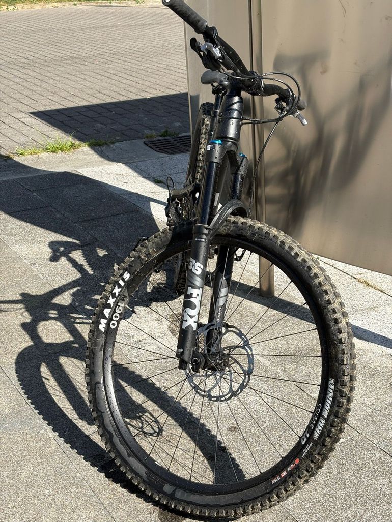 Used YT YT Custom Shimano SLX 2025 Mountainbike, Negro — image 6 of 6