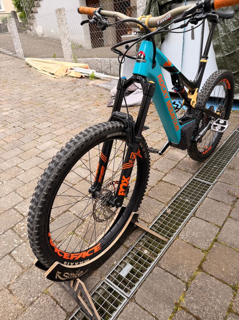 Used Rocky Mountain ALTITUDE POWERPLAY C70 2019 Mountainbike — image 10 of 20