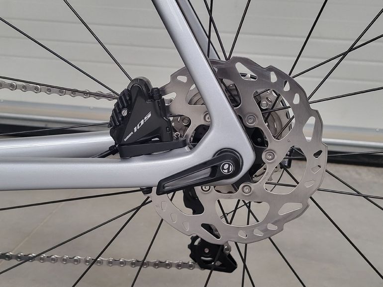 Used Trek Émonda SL 5 Disc 2022 2022 Road & Gravel, Light Gray — image 8 of 10
