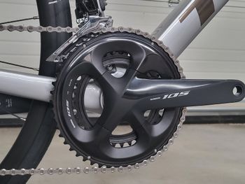 Used Trek Émonda SL 5 Disc 2022 2022 Road & Gravel, Light Gray — image 9 of 10