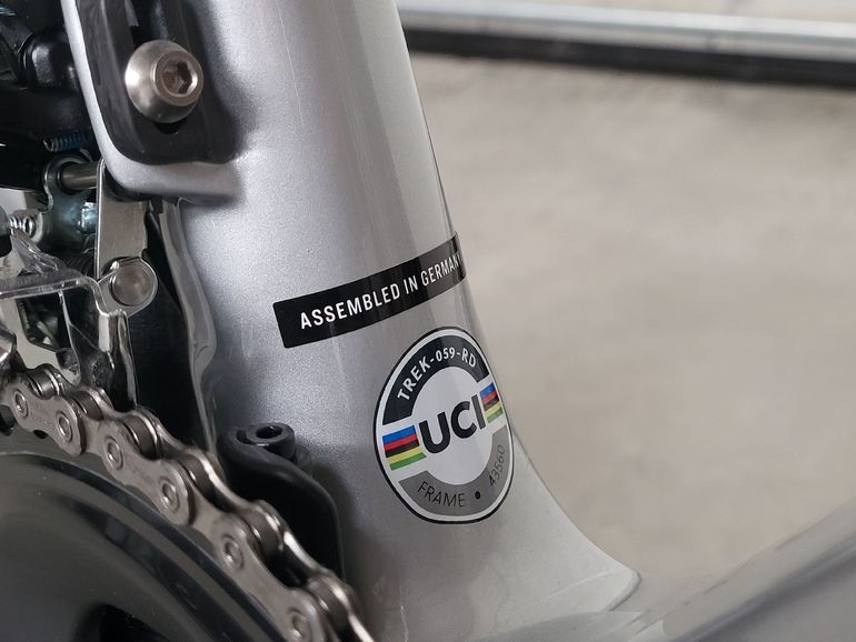 Used Trek Émonda SL 5 Disc 2022 2022 Road & Gravel, Light Gray — image 6 of 10