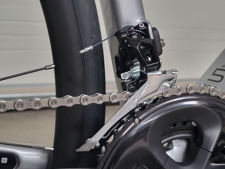 Used Trek Émonda SL 5 Disc 2022 2022 Road & Gravel, Light Gray — image 10 of 10