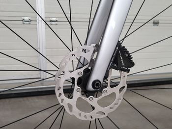 Used Trek Émonda SL 5 Disc 2022 2022 Road & Gravel, Light Gray — image 7 of 10