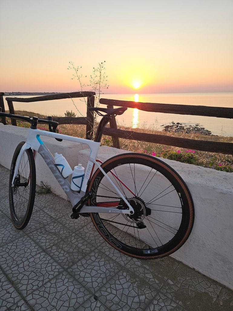 Used Factor OSTRO VAM SRAM Force AXS 2022 2022 Road & Gravel, White — image 4 of 5