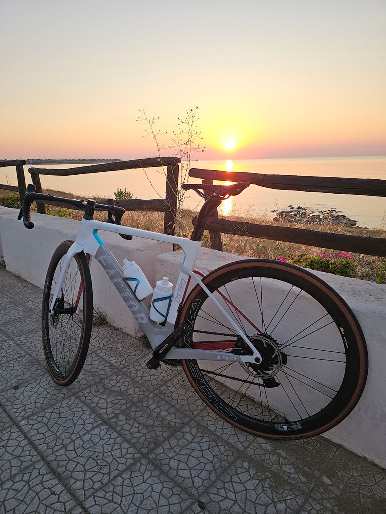 Used Factor OSTRO VAM SRAM Force AXS 2022 2022 Road & Gravel, White — image 5 of 5