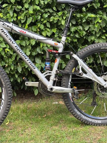 Gebrauchtes Rocky Mountain ETSX-70 2006 Mountainbike, Weiß — Bild 1 von 15