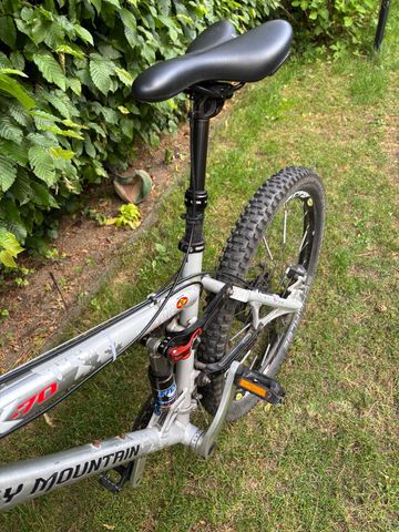 Gebrauchtes Rocky Mountain ETSX-70 2006 Mountainbike, Weiß — Bild 11 von 15