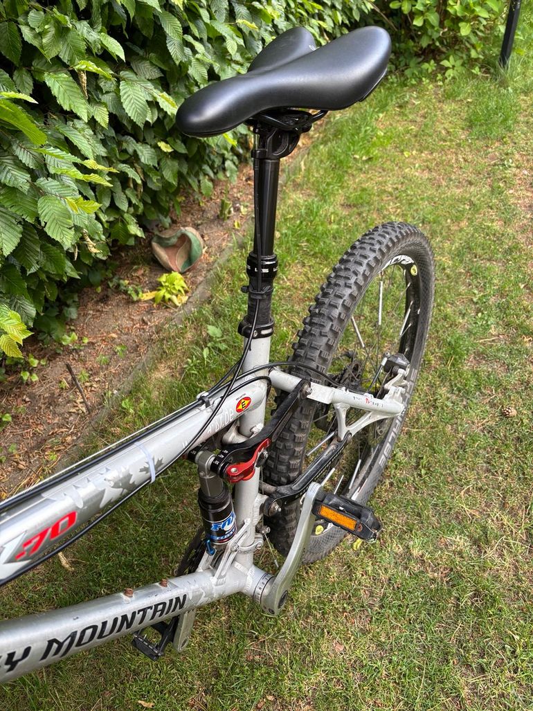 Used Rocky Mountain ETSX-70 2006 Mountainbike, Weiß — image 11 of 15