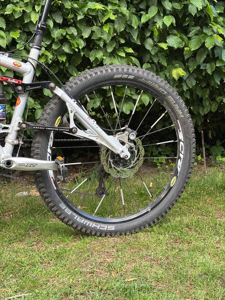 Used Rocky Mountain ETSX-70 2006 Mountainbike, Weiß — image 2 of 15