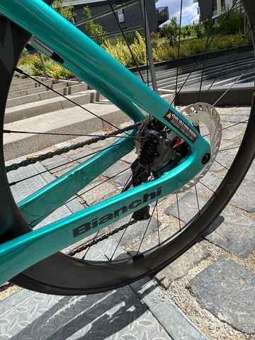 Brugt Bianchi Oltre Comp Ultegra Di2 2024 2024 Road & Gravel — billede 12 af 13