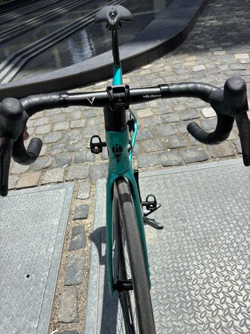 Brugt Bianchi Oltre Comp Ultegra Di2 2024 2024 Road & Gravel — billede 11 af 13