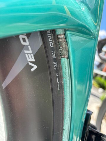 Brugt Bianchi Oltre Comp Ultegra Di2 2024 2024 Road & Gravel — billede 10 af 13