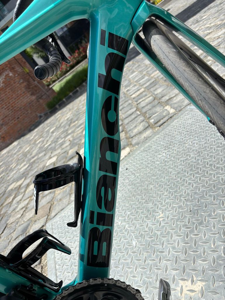 Used Bianchi Oltre Comp Ultegra Di2 2024 2024 Road & Gravel, Blau — image 5 of 13