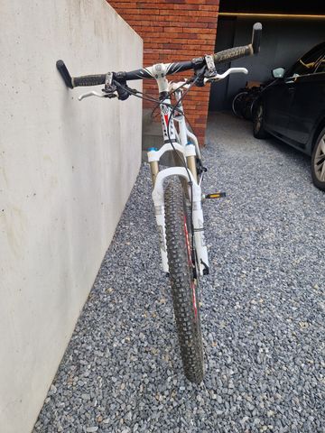 Used Trek 8500 2009 2009 Mountainbike, White, 26 — image 3 of 4
