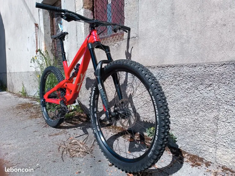 Used YT Industries CAPRA 27 CF Pro 2019 2019 Mountainbike, Red, 27.5 — image 4 of 6