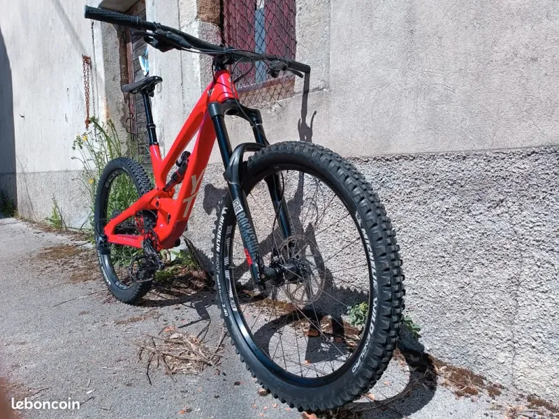 Used YT Industries CAPRA 27 CF Pro 2019 2019 Mountainbike, Red, 27.5 — image 4 of 6