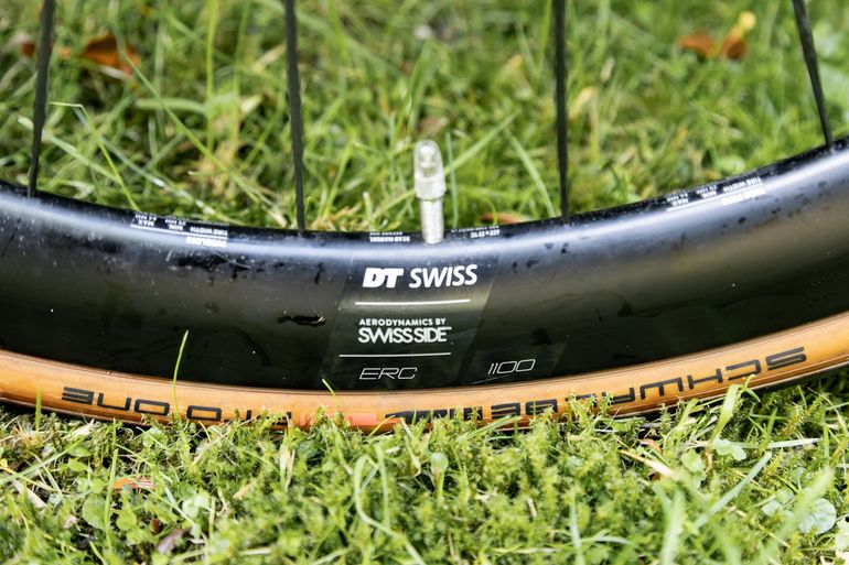 Used Canyon Endurace CF SLX 9 Di2 2022 2022 Road & Gravel, Hellgrau — image 12 of 15