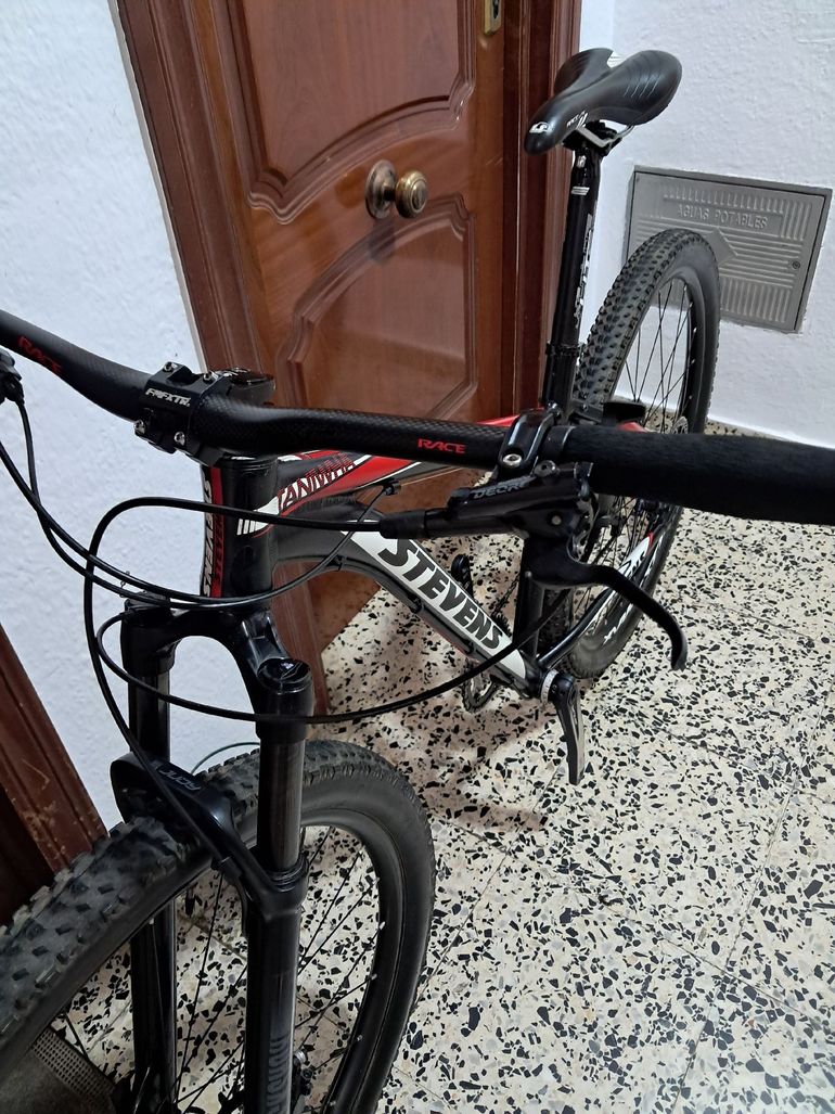 Used Stevens Stevens Custom Shimano Deore XT 2023 Mountainbike, Black — image 7 of 10