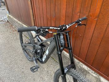Used Gt fury expert Gt fury expert Custom Shimano ZEE 2021 Mountainbike, Black — image 4 of 5