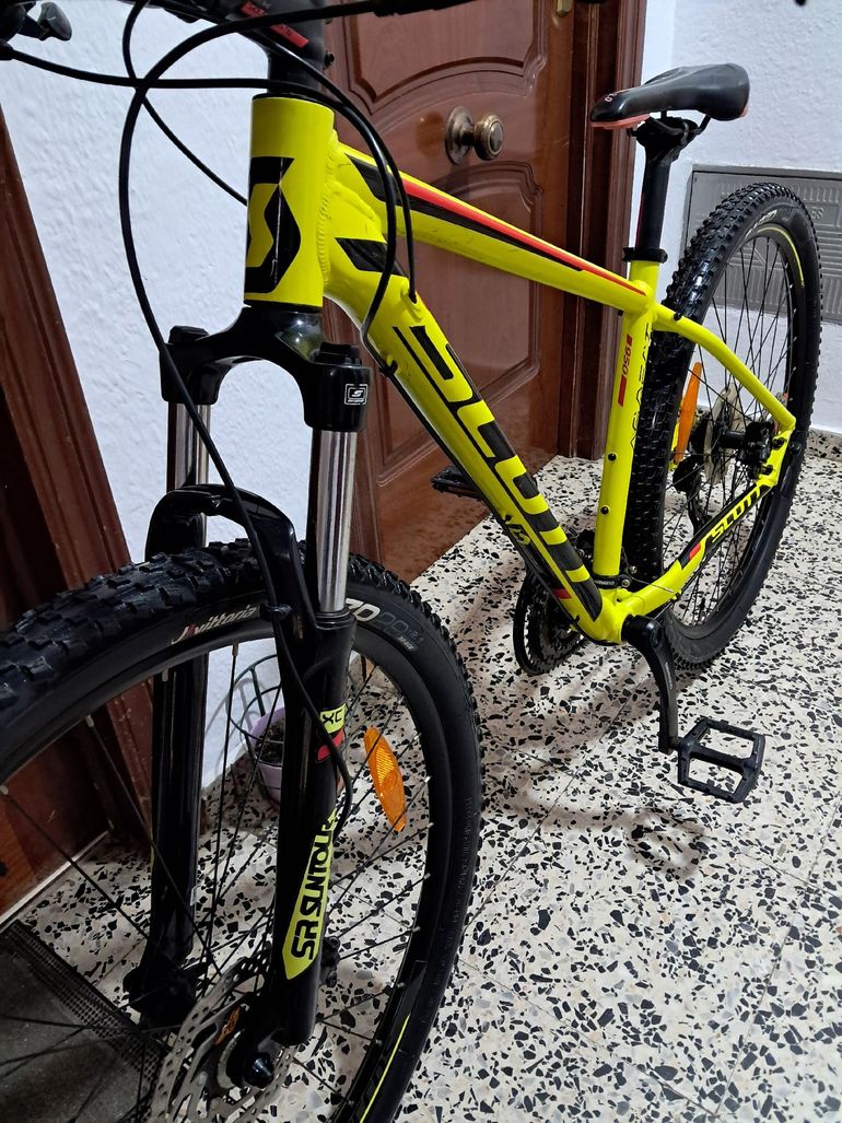 Used Scott Scott Custom Shimano Altus 2023 Mountainbike, Orange — image 10 of 10