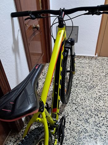 Used Scott Scott Custom Shimano Altus 2023 Mountainbike, Orange — image 3 of 10