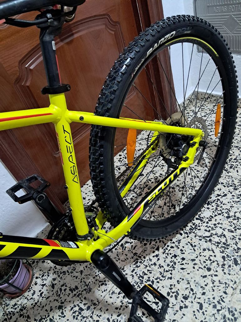 Used Scott Scott Custom Shimano Altus 2023 Mountainbike, Orange — image 6 of 10
