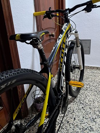 Used Scott Scott Custom Shimano Deore 2023 Mountainbike, Black — image 5 of 10