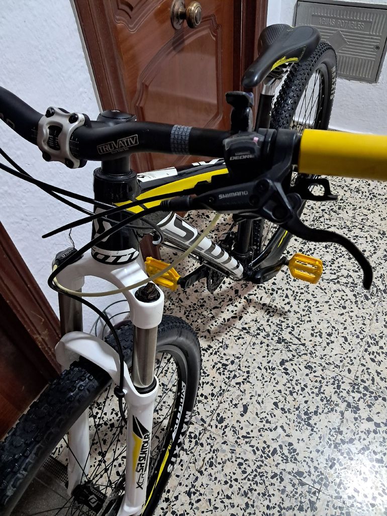 Used Scott Scott Custom Shimano Deore 2023 Mountainbike, Black — image 2 of 10
