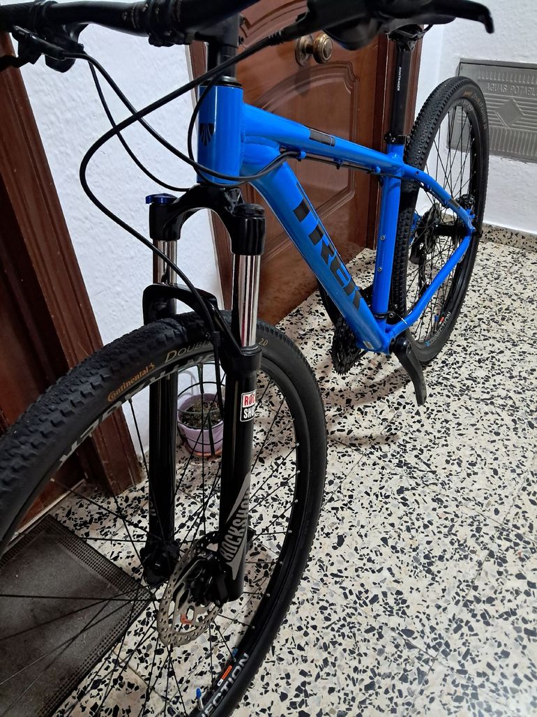 Used Trek Y Shimano Acera 2023 Mountainbike, Blue — image 10 of 10