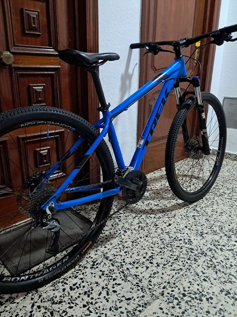 Used Trek Y Shimano Acera 2023 Mountainbike, Blue — image 3 of 10