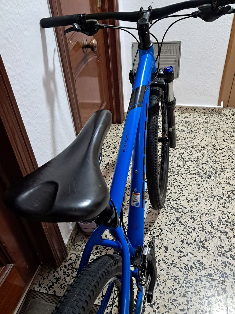 Used Trek Y Shimano Acera 2023 Mountainbike, Blue — image 6 of 10