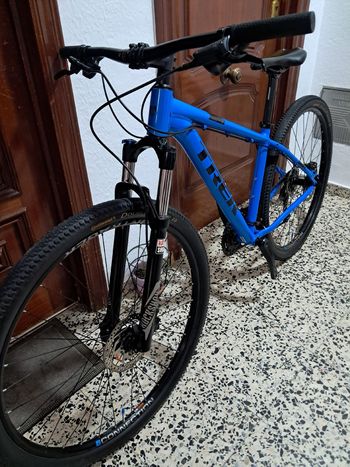 Used Trek Y Shimano Acera 2023 Mountainbike, Blue — image 8 of 10