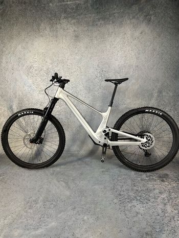 Used Scott Genius 940 2024 2024 Mountainbike, Light Gray, 29 — image 12 of 12