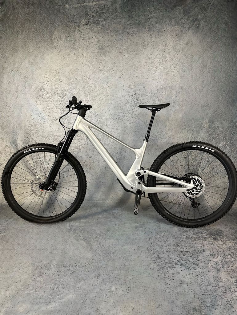 Used Scott Genius 940 2024 2024 Mountainbike, Light Gray, 29 — image 12 of 12