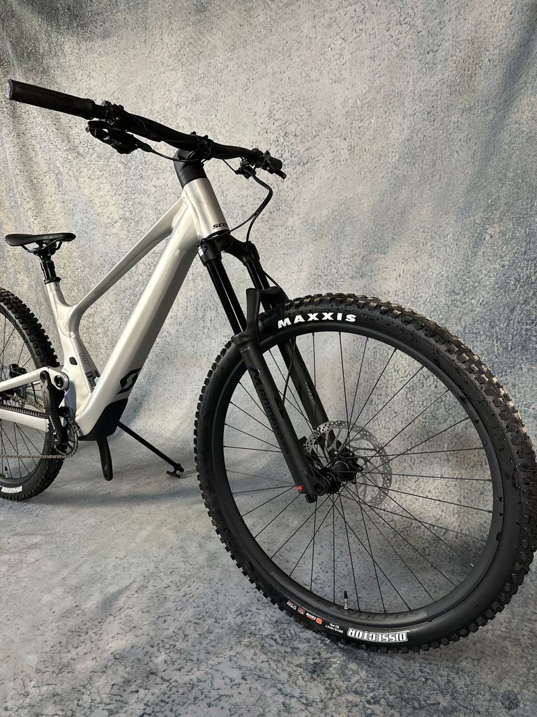 Used Scott Genius 940 2024 2024 Mountainbike, Light Gray, 29 — image 4 of 12