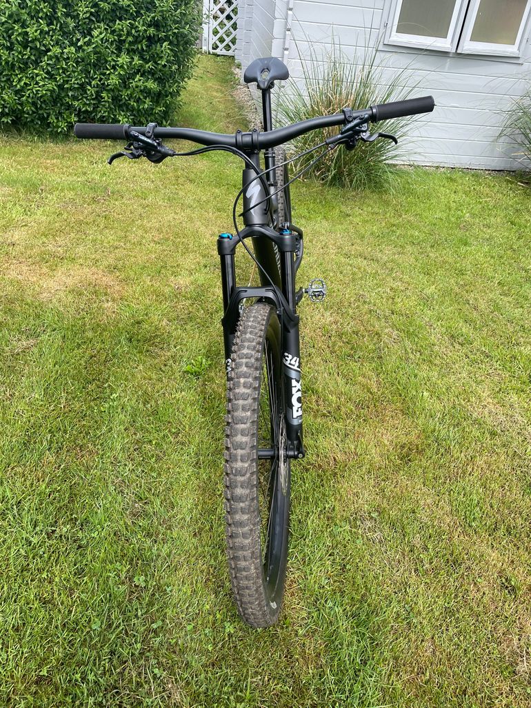 Used Specialized Stumpjumper Comp Carbon 2023 2023 Mountainbike — image 3 of 7
