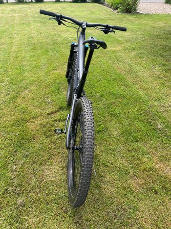 Used Specialized Stumpjumper Comp Carbon 2023 2023 Mountainbike — image 4 of 7