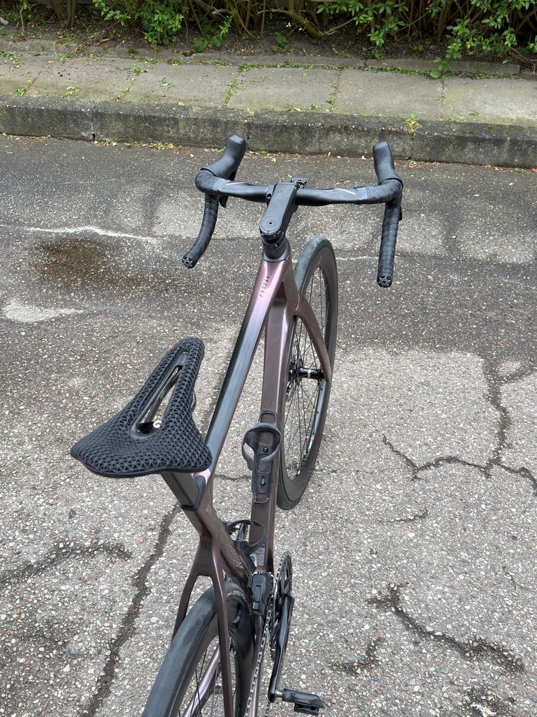 Used Giant Propel Advanced 1 2023 2023 Road & Gravel, Purple — image 14 of 15