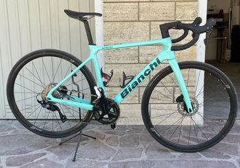 Used Bianchi Infinito 105 2026 2026 Road & Gravel, Blue — image 4 of 5