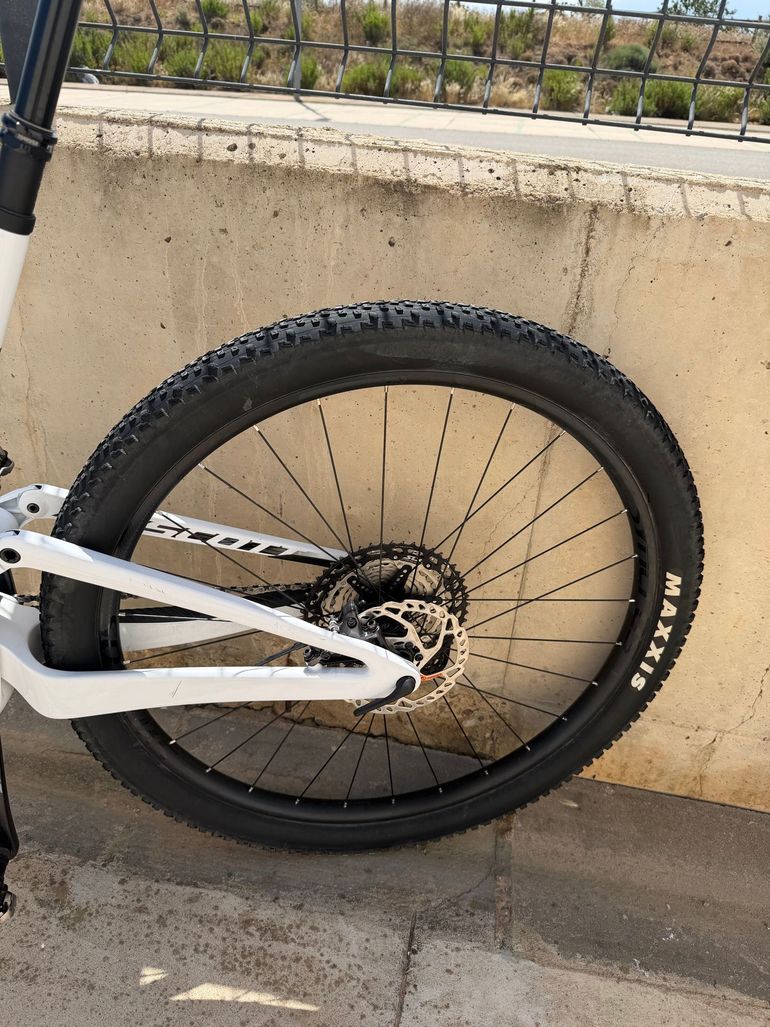 Used Scott Spark Shimano Deore XT 2024 Mountainbike, White — image 7 of 13